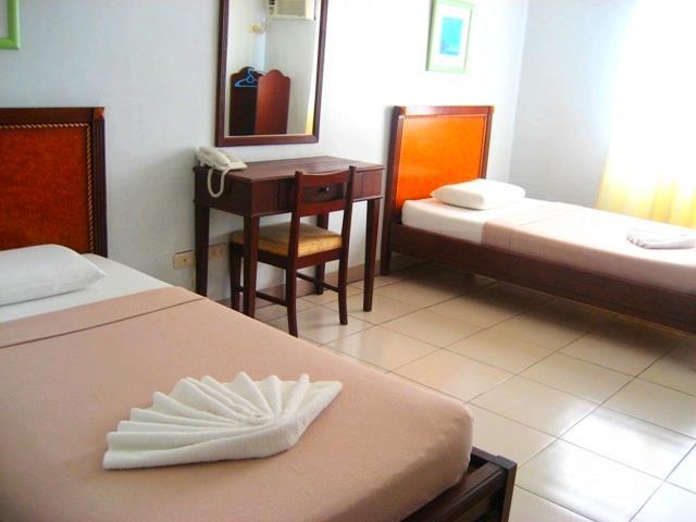 Sun Avenue Tourist Inn & Cafe Tagbilaran-stad Buitenkant foto