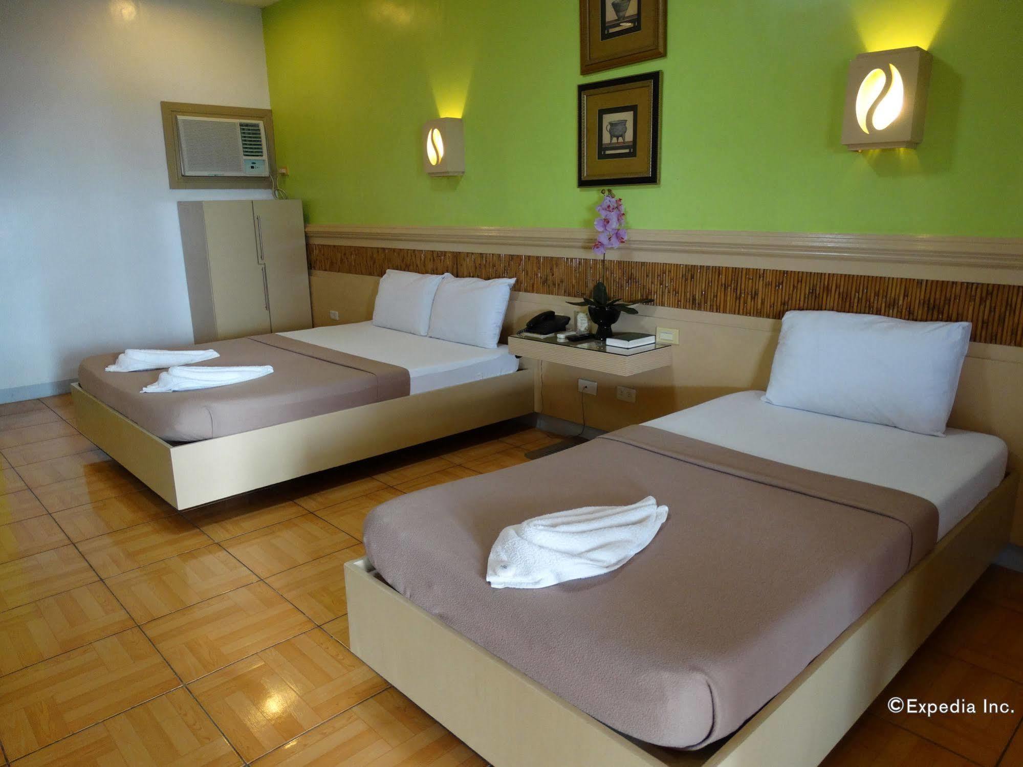 Sun Avenue Tourist Inn & Cafe Tagbilaran-stad Buitenkant foto