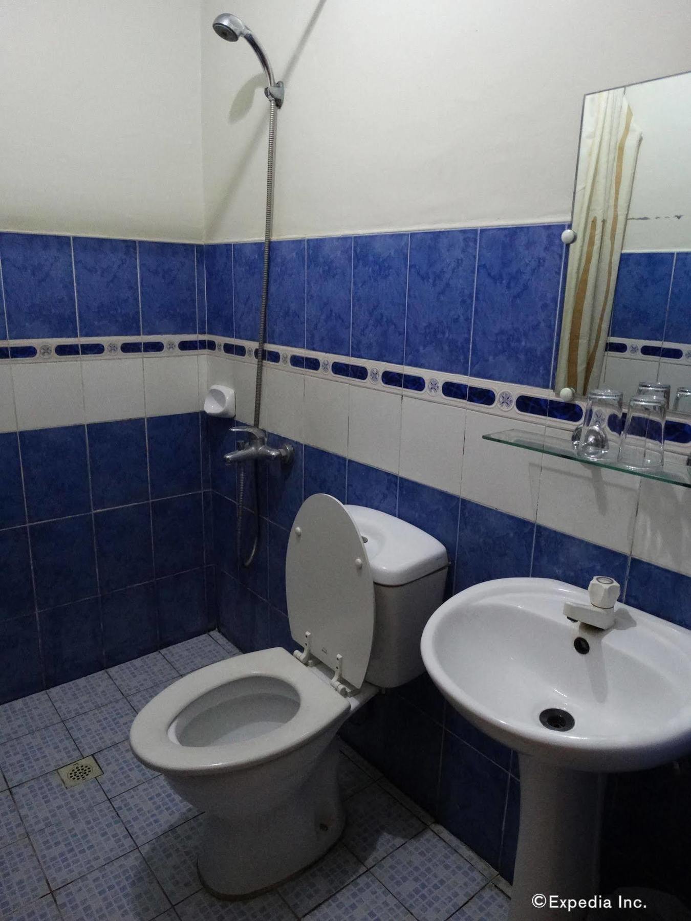 Sun Avenue Tourist Inn & Cafe Tagbilaran-stad Buitenkant foto
