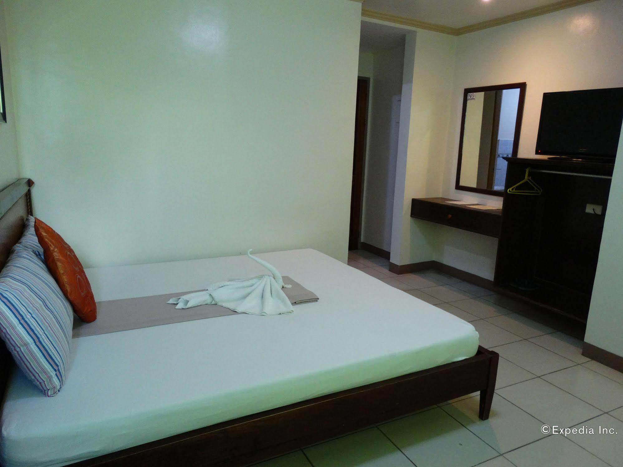 Sun Avenue Tourist Inn & Cafe Tagbilaran-stad Buitenkant foto