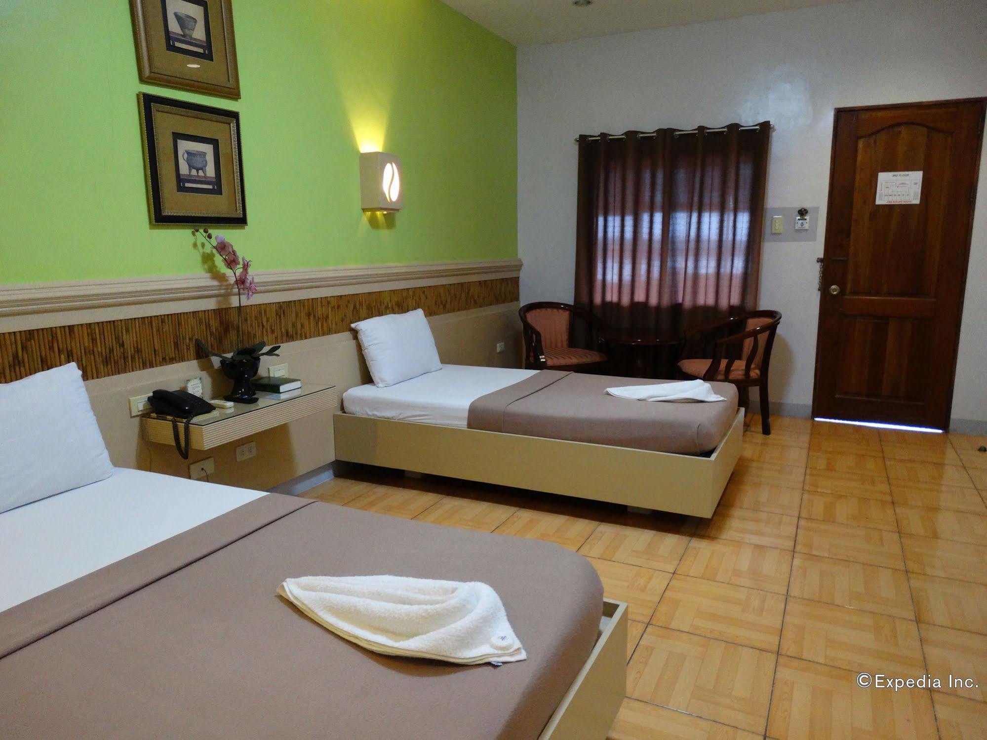 Sun Avenue Tourist Inn & Cafe Tagbilaran-stad Buitenkant foto
