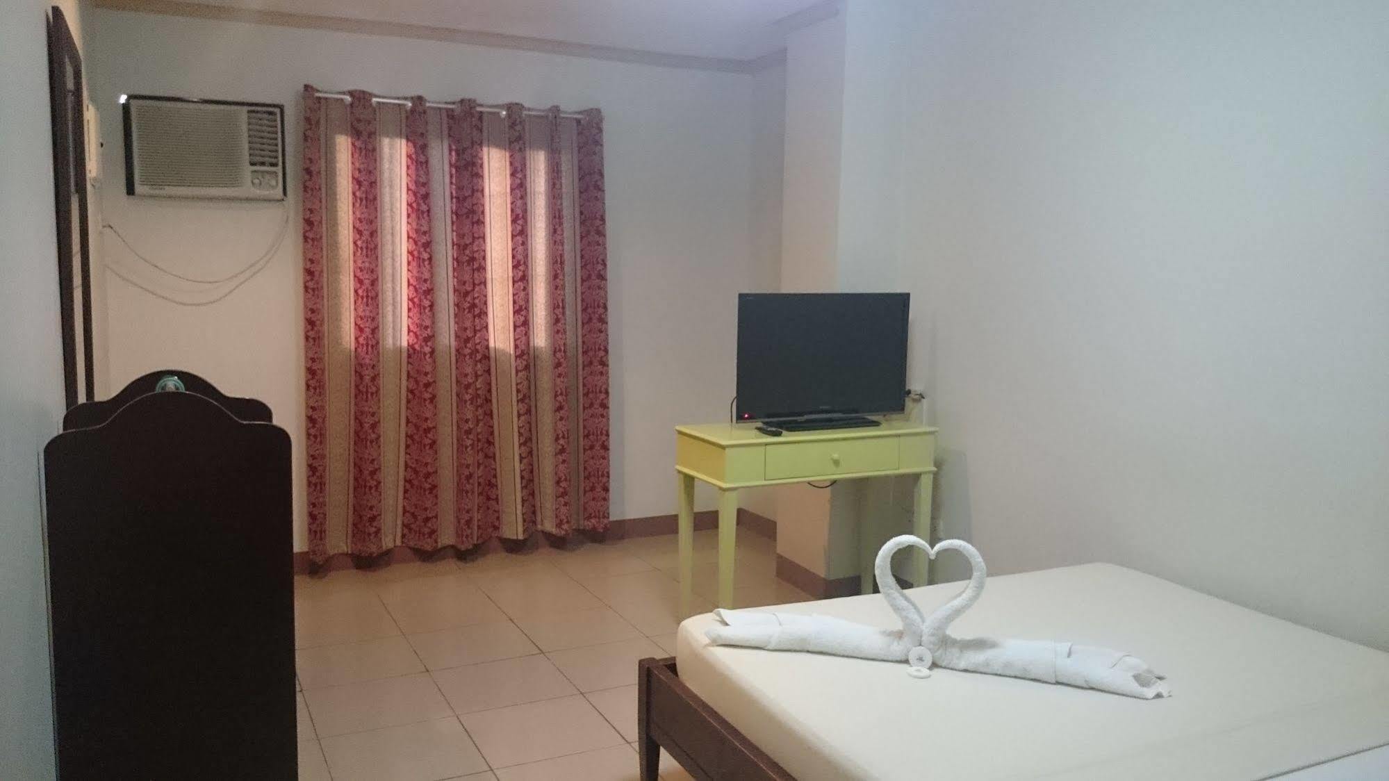 Sun Avenue Tourist Inn & Cafe Tagbilaran-stad Buitenkant foto